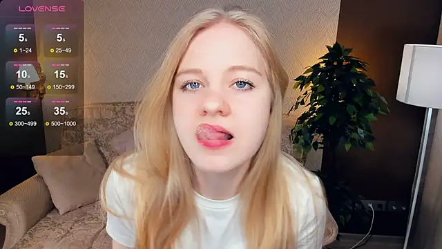 Snapshot of OdelinaFicken chatting on March 12, 2025, 7:35 am OdelinaFicken online show from March 12, 2025, 7:35 am