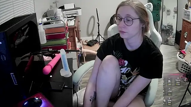 LilyFoxxx online show from February 13, 2026, 6:09 am