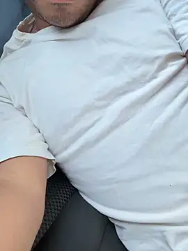 Snapshot of Aura33_ chatting on February 4, 2026, 1:28 pm Aura33 online show from February 4, 2026, 1:28 pm