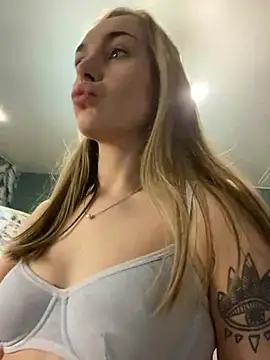 Snapshot of Burning_girlss chatting on December 14, 2024, 9:40 am Burning girlss online show from December 14, 2024, 9:40 am