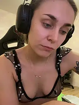 Snapshot of Burning_girlss chatting on December 30, 2024, 1:26 am Burning girlss online show from December 30, 2024, 1:26 am