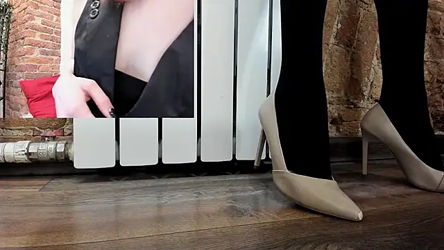 ElizaNik  online show from March 21, 2026, 11:08 pm