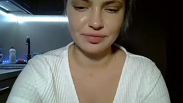 Lucky Anna online show from November 11, 2025, 4:07 pm