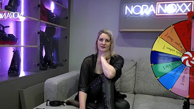 NoraNoxx online show from June 21, 2026, 9:50 pm