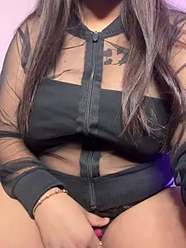 Snapshot of wildestcouplee chatting on January 31, 2025, 3:33 pm wildestcouplee online show from January 31, 2025, 3:33 pm