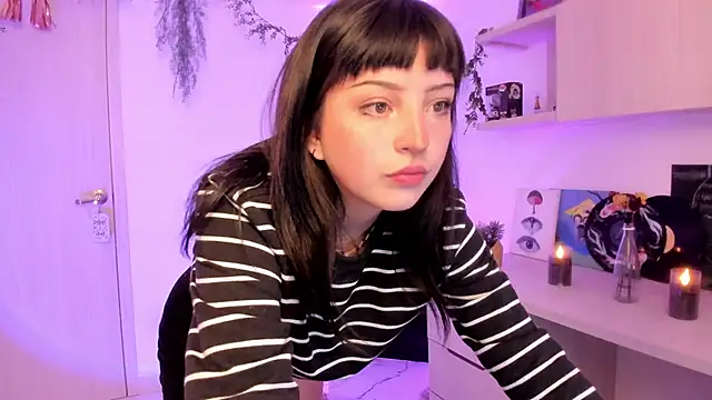 Snapshot of Francesca1_ chatting on March 21, 2025, 5:54 am Francesca1  online show from March 21, 2025, 5:54 am