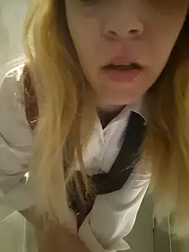 SUSELLAM1 online show from December 22, 2024, 7:22 am