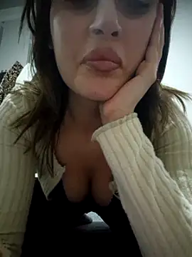 SUSELLAM1 online show from February 15, 2025, 4:12 pm