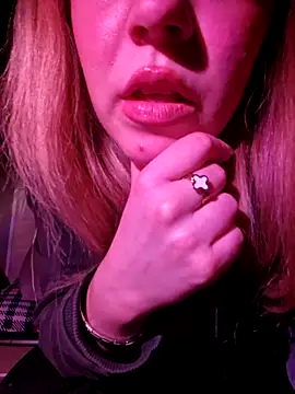 SUSELLAM1 online show from March 19, 2025, 10:31 pm