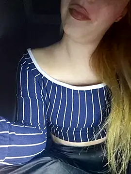 SUSELLAM1 online show from February 9, 2026, 9:19 pm