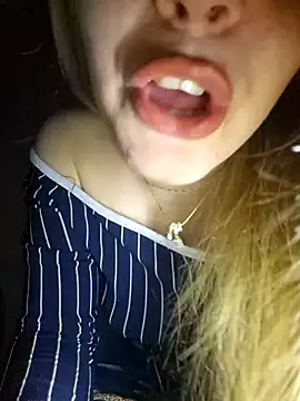 SUSELLAM1 online show from February 11, 2026, 11:21 pm