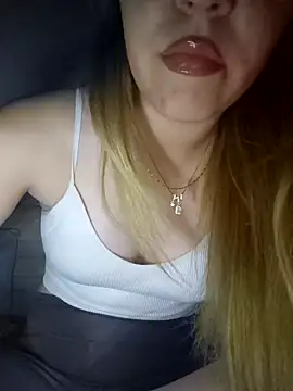 SUSELLAM1 online show from February 12, 2026, 10:38 pm