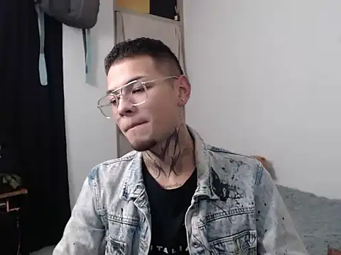 MarceloMilk online show from September 13, 2025, 3:06 am