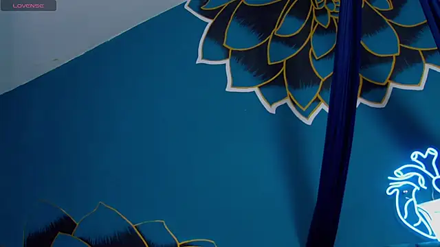 Lunamistyc online show from December 3, 2025, 8:18 pm