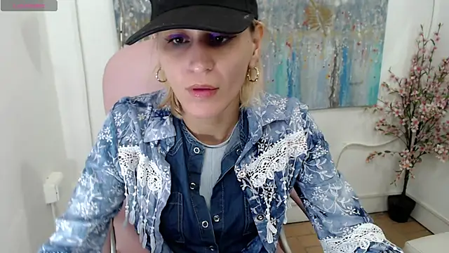 Snapshot of ariana_crazzy chatting on December 29, 2024, 5:54 pm ariana crazzy online show from December 29, 2024, 5:54 pm