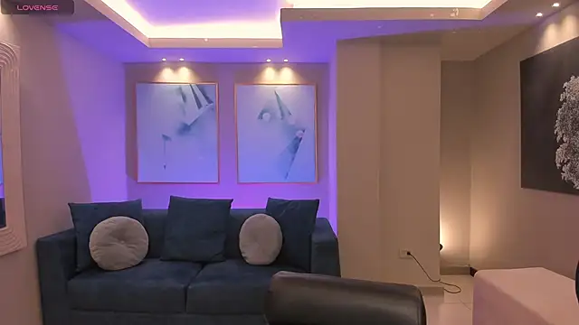 AlinaKravitz online show from February 18, 2026, 12:23 pm