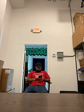 Snapshot of jr91esl chatting on February 22, 2025, 2:06 am jr91esl online show from February 22, 2025, 2:06 am