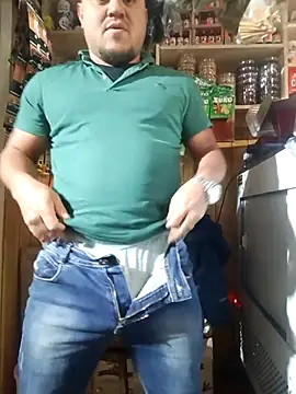 Snapshot of TheBriiaand30 chatting on October 5, 2025, 2:26 pm TheBriiaand30 online show from October 5, 2025, 2:26 pm