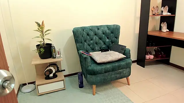 baker ella online show from February 21, 2025, 3:01 am