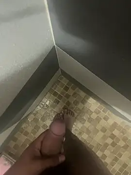 Snapshot of mylovetr1 chatting on December 17, 2024, 5:40 am mylovetr1 online show from December 17, 2024, 5:40 am