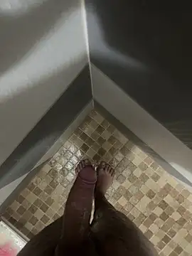 Snapshot of mylovetr1 chatting on December 18, 2024, 7:04 am mylovetr1 online show from December 18, 2024, 7:04 am