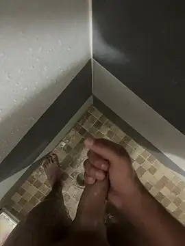 Snapshot of mylovetr1 chatting on December 19, 2024, 5:29 am mylovetr1 online show from December 19, 2024, 5:29 am