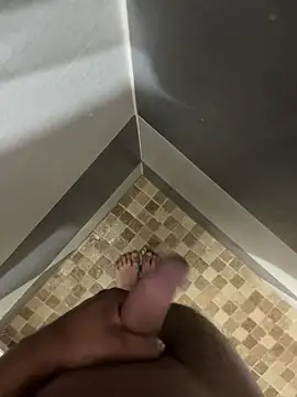 Snapshot of mylovetr1 chatting on March 11, 2025, 6:10 am mylovetr1 online show from March 11, 2025, 6:10 am