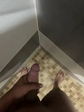 Snapshot of mylovetr1 chatting on March 12, 2025, 7:02 am mylovetr1 online show from March 12, 2025, 7:02 am