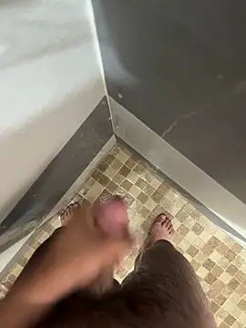 Snapshot of mylovetr1 chatting on September 21, 2025, 11:28 pm mylovetr1 online show from September 21, 2025, 11:28 pm