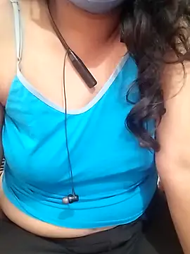 Snapshot of Tamilmayill chatting on February 21, 2025, 11:11 am Tamilmayill online show from February 21, 2025, 11:11 am