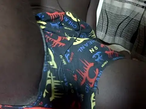 Snapshot of kingmaestro_ chatting on March 3, 2025, 12:16 pm kingmaestro online show from March 3, 2025, 12:16 pm