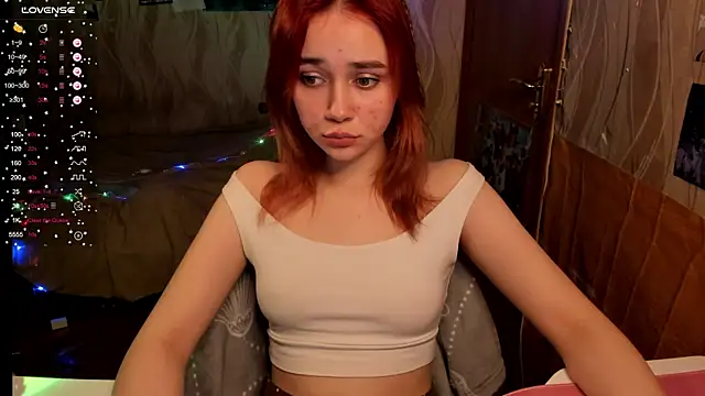 SweetLinaa online show from December 11, 2024, 6:52 pm