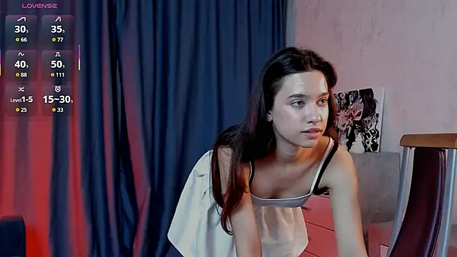 Snapshot of EmeliaReaper chatting on September 13, 2025, 8:19 pm EmeliaReaper online show from September 13, 2025, 8:19 pm