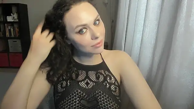 Snapshot of MollyCheiz chatting on May 22, 2026, 12:11 pm MollyCheiz online show from May 22, 2026, 12:11 pm