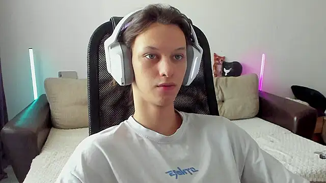 Ostin meow online show from February 4, 2026, 7:36 am