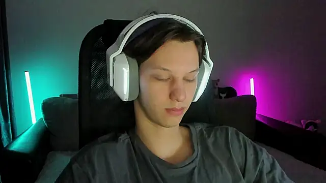 Ostin meow online show from February 8, 2026, 1:14 pm