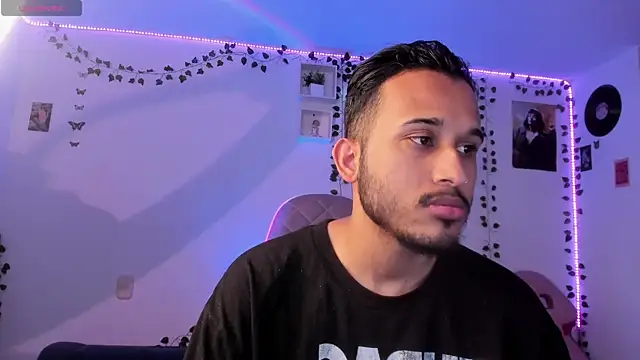 Raf brunette online show from March 5, 2025, 11:49 am