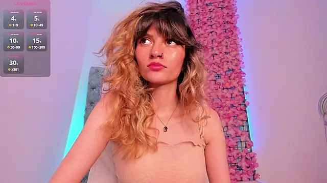 Snapshot of summer_sweet_ chatting on February 20, 2025, 4:07 am summer sweet online show from February 20, 2025, 4:07 am