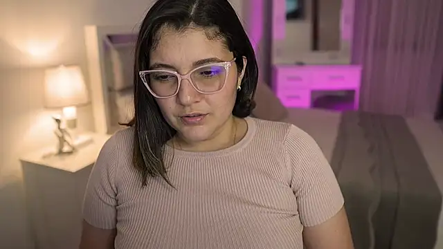 Camilaa bueno online show from January 4, 2025, 1:21 am