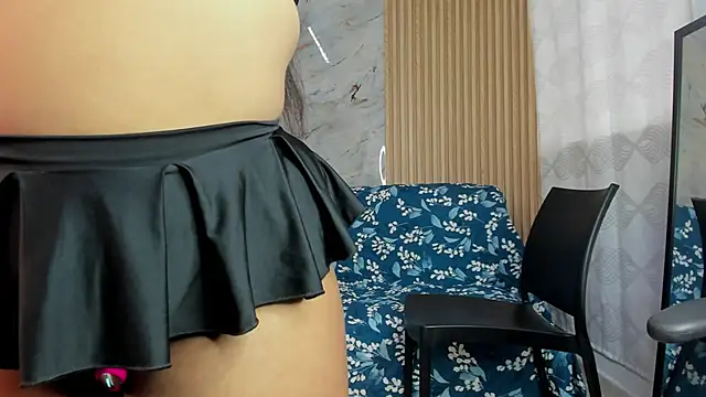 Any topless online show from November 25, 2025, 11:10 am