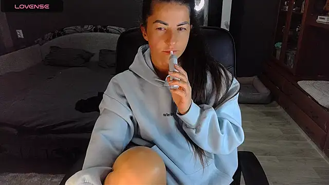 Aria Dl online show from September 18, 2025, 3:36 pm