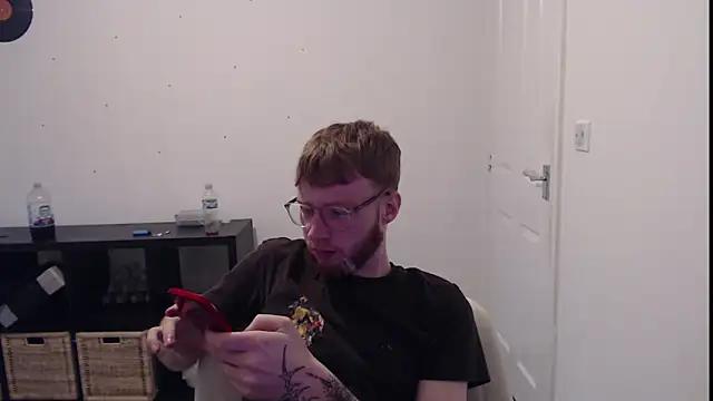 PrettyGinger online show from December 2, 2024, 4:09 pm