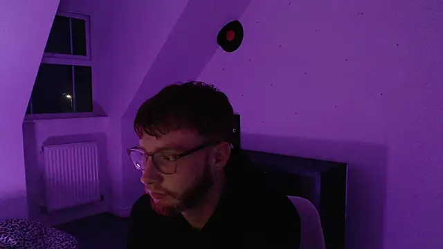 PrettyGinger online show from January 22, 2025, 5:49 pm