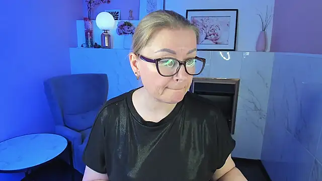 AlexandraKind online show from March 15, 2025, 7:59 pm