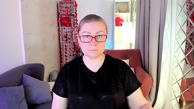 AlexandraKind online show from February 18, 2026, 8:38 pm