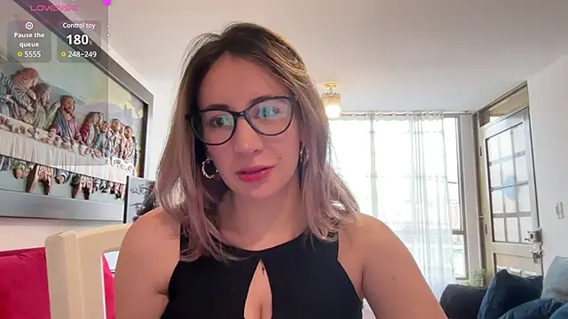 Snapshot of Gabby_cruz_ chatting on December 12, 2024, 9:48 pm Gabby cruz online show from December 12, 2024, 9:48 pm