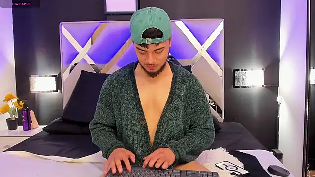 Tommidubois online show from February 25, 2025, 3:09 am