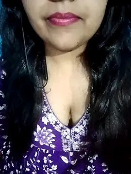 Love-Veronica online show from April 30, 2026, 6:14 pm
