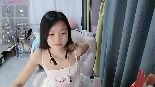 Snapshot of Lena-yyds chatting on October 6, 2025, 2:03 pm Lena-yyds online show from October 6, 2025, 2:03 pm
