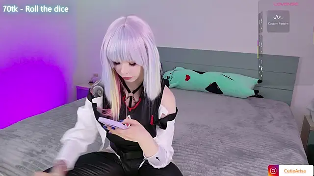 Lust One  online show from April 19, 2026, 6:21 pm